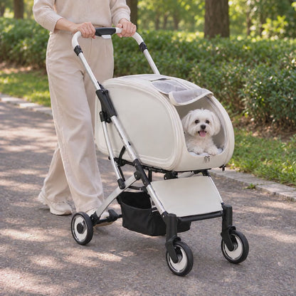 Spaziergang mit dem Tatzenbuggy™, der Hund schaut vorne heraus
