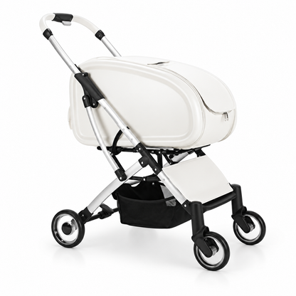 Milchweißer Tatzenbuggy™ mit geschlossenem Aufbau auf weißem Hintergrund