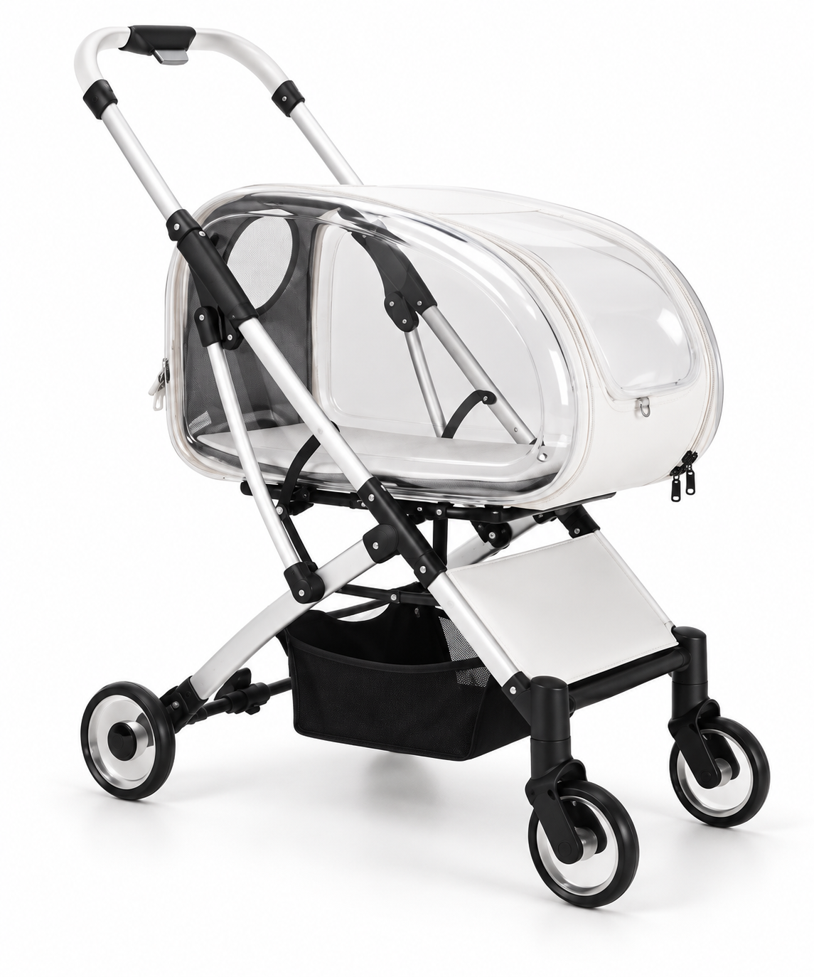 Transparenter weißer Tatzenbuggy mit geschlossener Transporttasche auf weißem Hintergrund